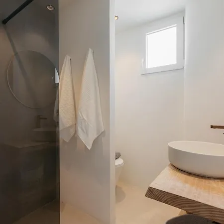 Apartment Luxury Seafront New Design & Private Terrace *